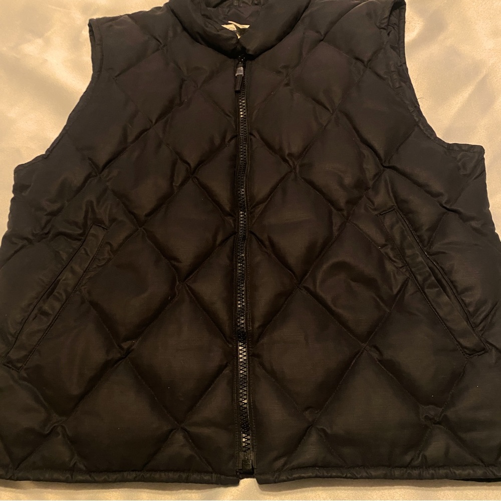 Eddie Bauer Women’s sz L Lightweight Black Quilted Puffy Vest-New w/o tags!